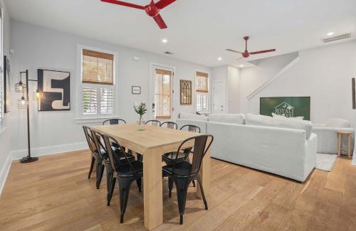 Mount Pleasant House | Pet-Friendly Twin Palms Beach: 5 Min to Downtown Fun