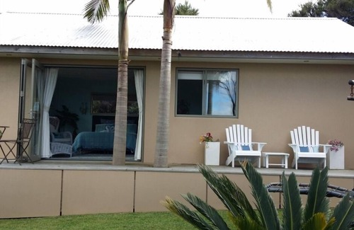 Whangarei Heads Ski Chalet | Idyllic Twin Palms Ocean Beach with Breakfast & Pet-Friendly Stays