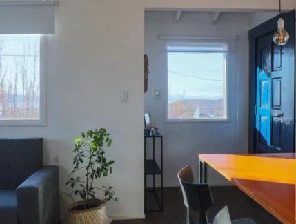 Macrozona Bahia Redonda y Primeros Faldeos Ski Chalet | Serene Twin Peaks with Inviting Hot Tub Amenities