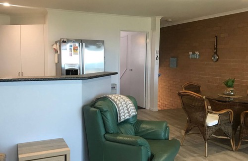 Bermagui Apartment | Beachfront Twin Pines 2 with Ocean Views and Pool Access