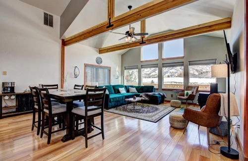 Boise House | Discover Twin Pines Cabin: Pet Friendly with Breathtaking Views