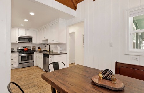 Big Bear Lake Cabin | Twin Pines Lodge: Cozy Cabins Near Golf & Zoo Activities