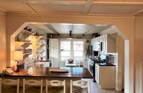 Norfork House | Unforgettable Stay at Twin River Stone Cottage - 10/10 Rating