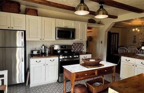 Norfork House | Unforgettable Stay at Twin River Stone Cottage - 10/10 Rating