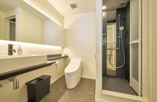 Akaogi Hotel | Modern Twin Room with Kitchen & Breakfast in Kagoshima