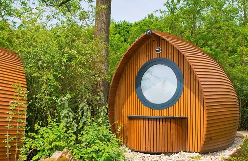 Kleinblittersdorf Cabin | Relax in Twin Room at Glamping Resort Biosphere Bliesgau