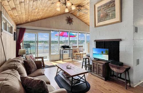 Wells Beach House | Beachfront Twin Sails: Unforgettable Sunset Views Await