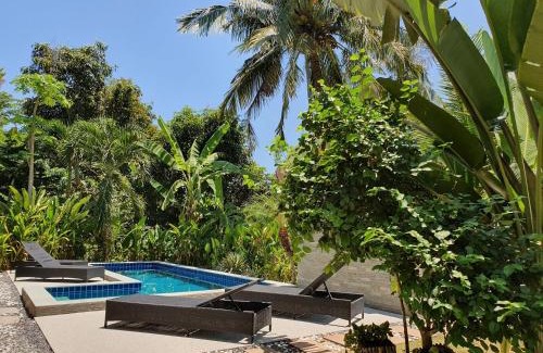 Wok Tum Apartment | Relax at Twin Villas Apartment with Pool and Ocean View