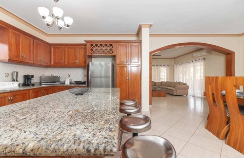 La Esplanada House | Twin Villas Perfect for Group Trips