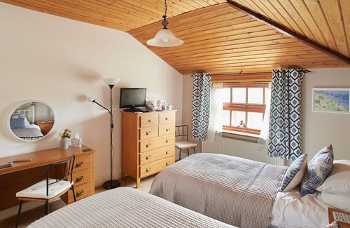 Hickling Bed & Breakfast | Accessible Twin Wet Room with Breakfast at The Dairy Barns