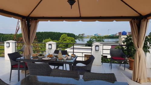Anaklia Hotel | Oceanfront Bliss at Twins - Rated 9/10 by Guests