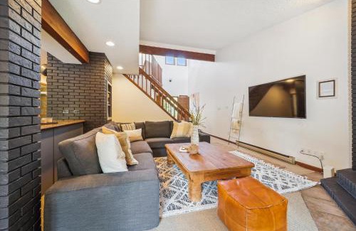 Frisco House | Escape to Twins Getaway at Meadow Creek Duplex