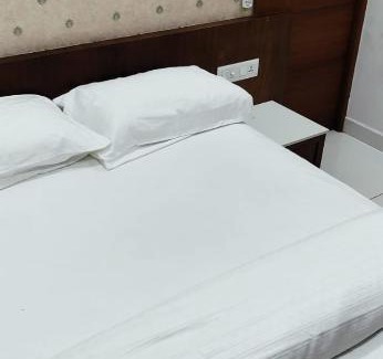 Kochi Apartment | Child-Friendly Stay at Twinz Gather - Rated 9/10 by Guests