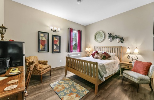 Guernsey Bed & Breakfast | Cozy Twisters Bed and Breakfast with Delicious Breakfast