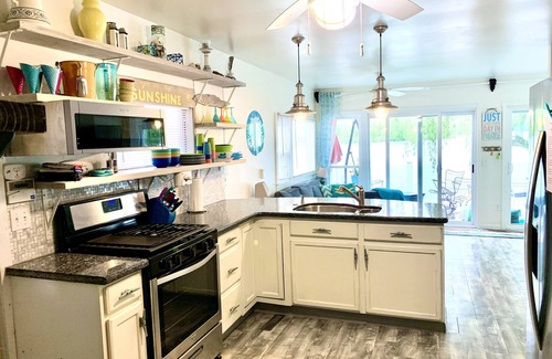 Vandalia Cottage | Charming Waterfront Cottages on Paradise Lake – Guest Rated 9.6