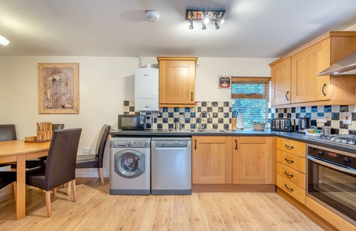 New Forest District House | Two Avon Cottages - Three Bedroom House, Sleeps 5