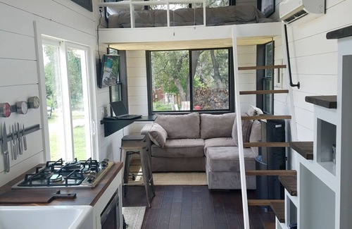 Lakeway Resort | Captivating Tiny Homes in Lakeway with Private Boat Dock
