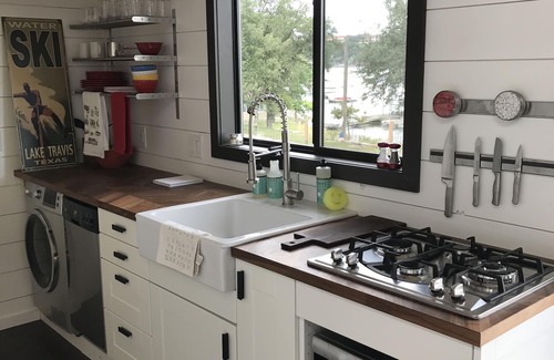 Lakeway Resort | Captivating Tiny Homes in Lakeway with Private Boat Dock