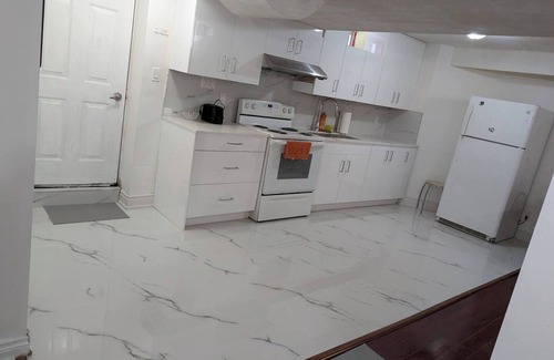 Brampton House | Two Bed, One sofabed, One bath near YYZ