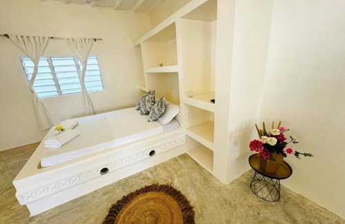 Watamu Bed & Breakfast | Two bed rooms ensuite with bathroom #2