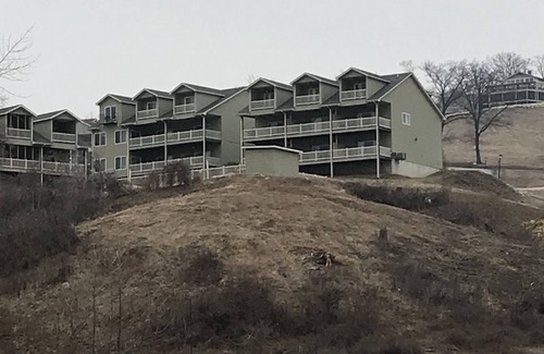 Grafton Condo | Stunning Condo with River Views, Pool & 9.8 Guest Rating