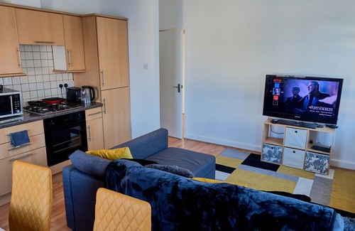 Gravesend Apartment | Two-Bedroom Apartment with River view