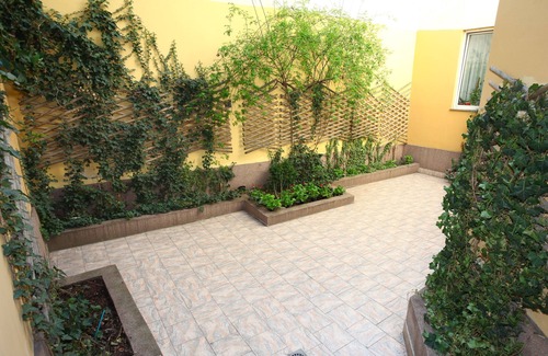 Matzleinsdorf House | Cozy Two Bedroom Apartment Near Vienna Center