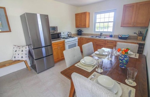 Pembroke House | Two bedroom apartment minutes from the beach