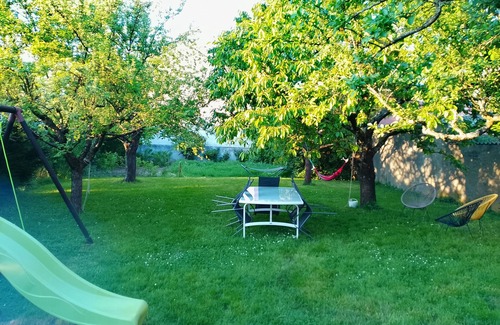 Mulhouse Apartment | Two-bedroom apartment in a house, for 2 to 4 people, Shaded garden