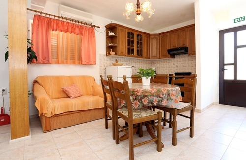 Lumbarda Apartment | Delightful Two Bedroom Apartment with Sea View in Lumbarda