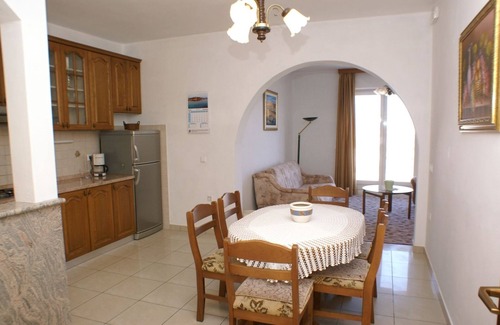 Lumbarda Apartment | Seaside Two-Bedroom Apartment with Terrace in Lumbarda