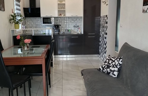 Razanj Apartment | Ideal Two Bedroom Apartment with Ocean View in Ražanj