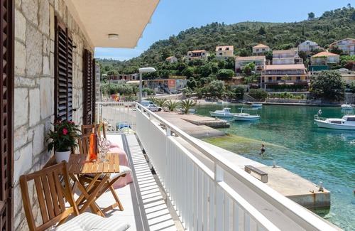 Brna Apartment | Seaside Two Bedroom Apartment with Balcony in Brna