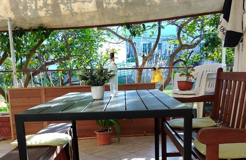 Iz Apartment | Two-Bedroom Apartment with Terrace and Ocean Views in Veli Iž
