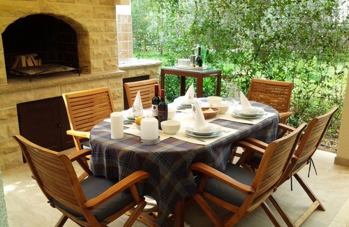 Verunic Apartment | Family-Friendly Two Bedroom Apartment by the Beach