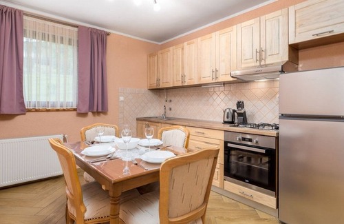 Vrbovsko Apartment | Spacious Two Bedroom Apartment with Terrace in Vrbovsko