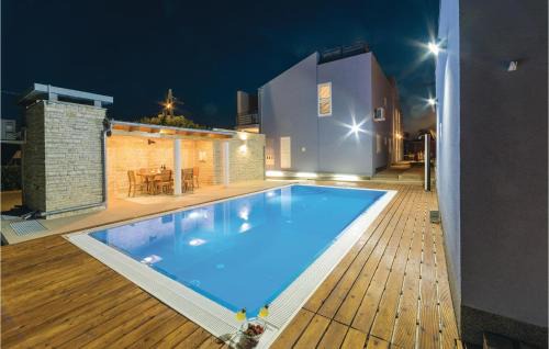 Verunic Apartment | Cozy 2 Bedroom Apartment in Veli Rat with Pool Access