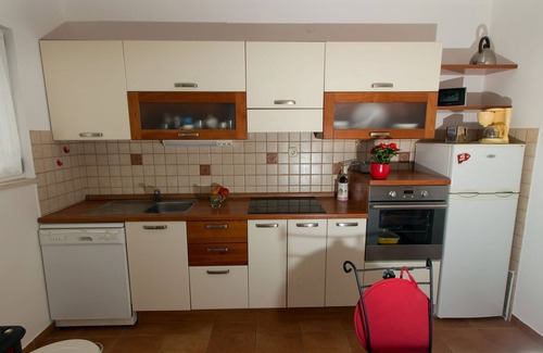 Cove Donja Krusica (Donje selo) Apartment | Two bedroom apartment near beach Cove Donja Kruščica - Donja Krušica, Šolta (A-12418-a)