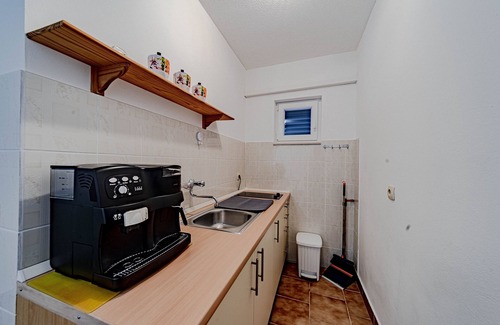 Cove Tri Zala (Zrnovo) Apartment | Two bedroom apartment near beach Kučište - Perna, Pelješac (A-21507-b)