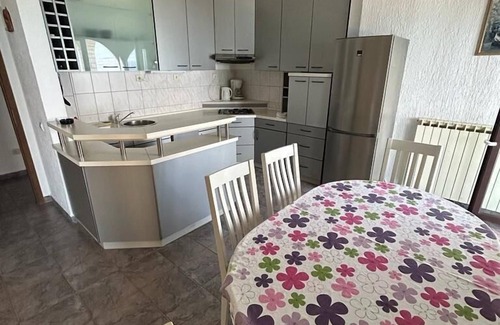 Slatine Apartment | Beachside Two-Bedroom Apartment in Slatine, Čiovo - 10/10 Rating