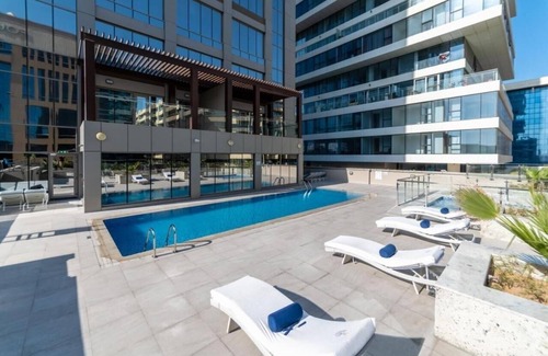 Al Mankhool Apartment | Well-Equipped Two Bedroom Apartment Near Sharaf Dg Metro