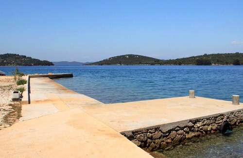 Luka Apartment | Ideal Two Bedroom Apartment by the Beach in Dugi Otok
