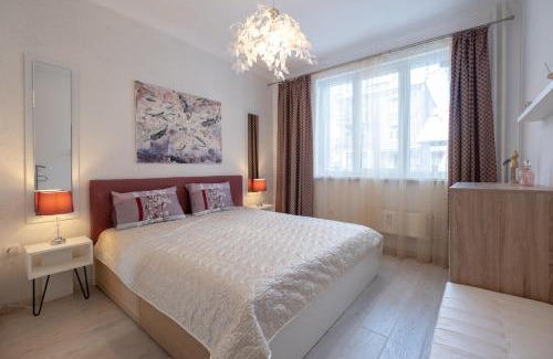 Oborishte Apartment | Family-Friendly Two Bedroom Apartment by Doctors Garden
