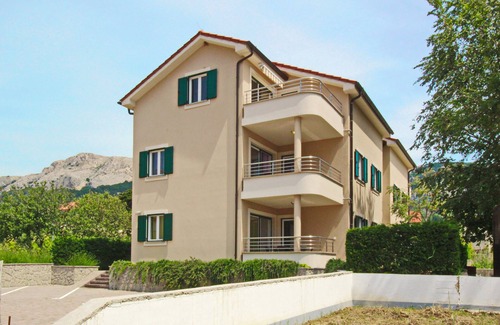 Baska Apartment | Exceptional Two Bedroom Apartment with Terrace in Baška