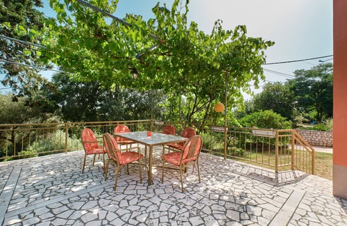 Cunski Apartment | Two-Bedroom Apartment with Terrace in Ćunski, Lošinj