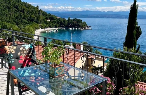 Medveja Apartment | Cozy Two Bedroom Apartment with Terrace and Ocean View