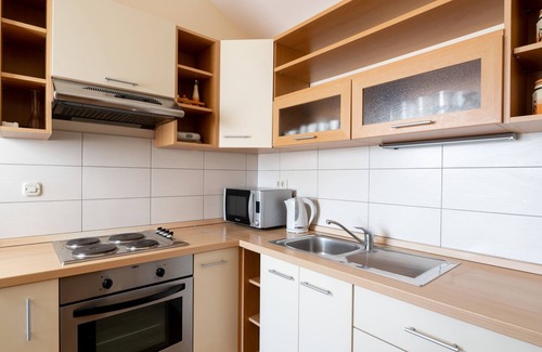 Muline Apartment | Scenic Two Bedroom Apartment with Terrace and Ocean View