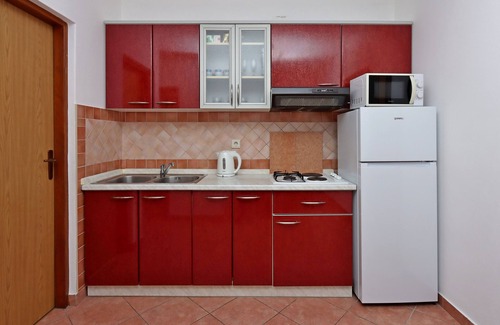 Lopar Apartment | Indulge in a Two-Bedroom Sea View Apartment in Lopar