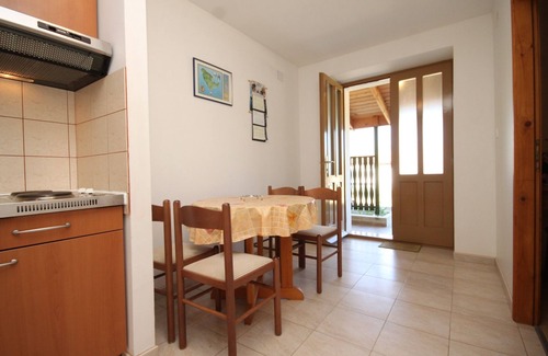 Susak Apartment | Two Bedroom Oceanfront Apartment with Terrace in Susak