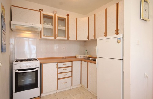 Susak Apartment | Stylish Two Bedroom Apartment with Sea View in Susak